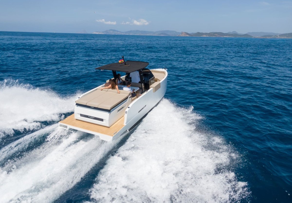 De Antonio Yachts D28