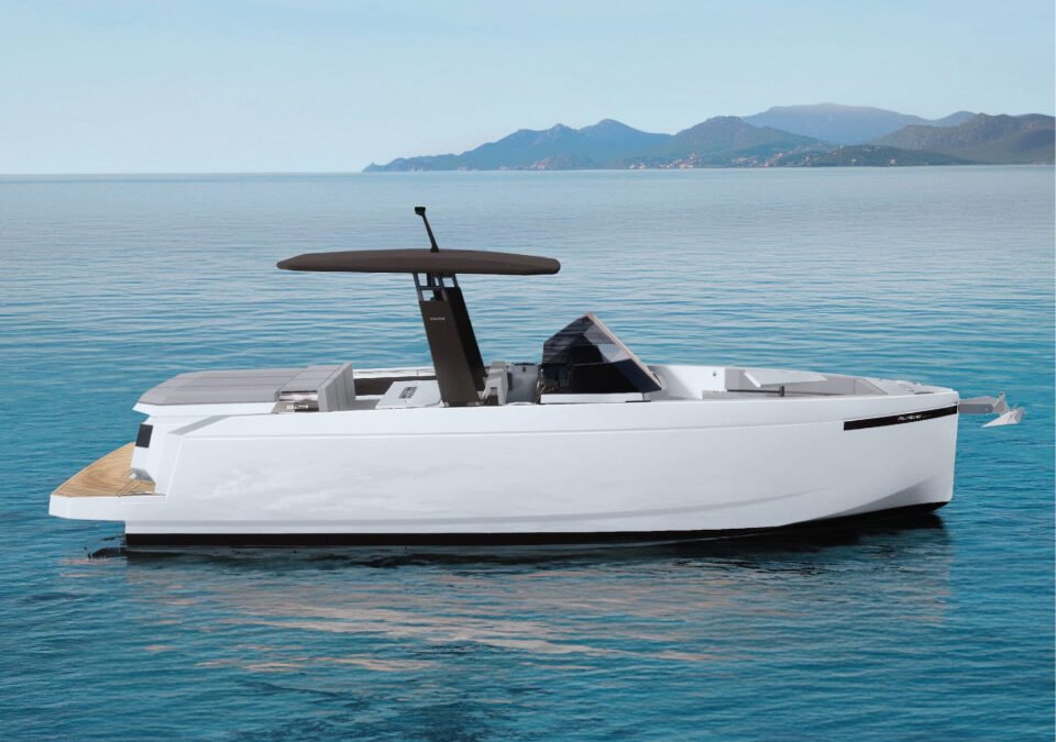 From Antonio Yachts D29