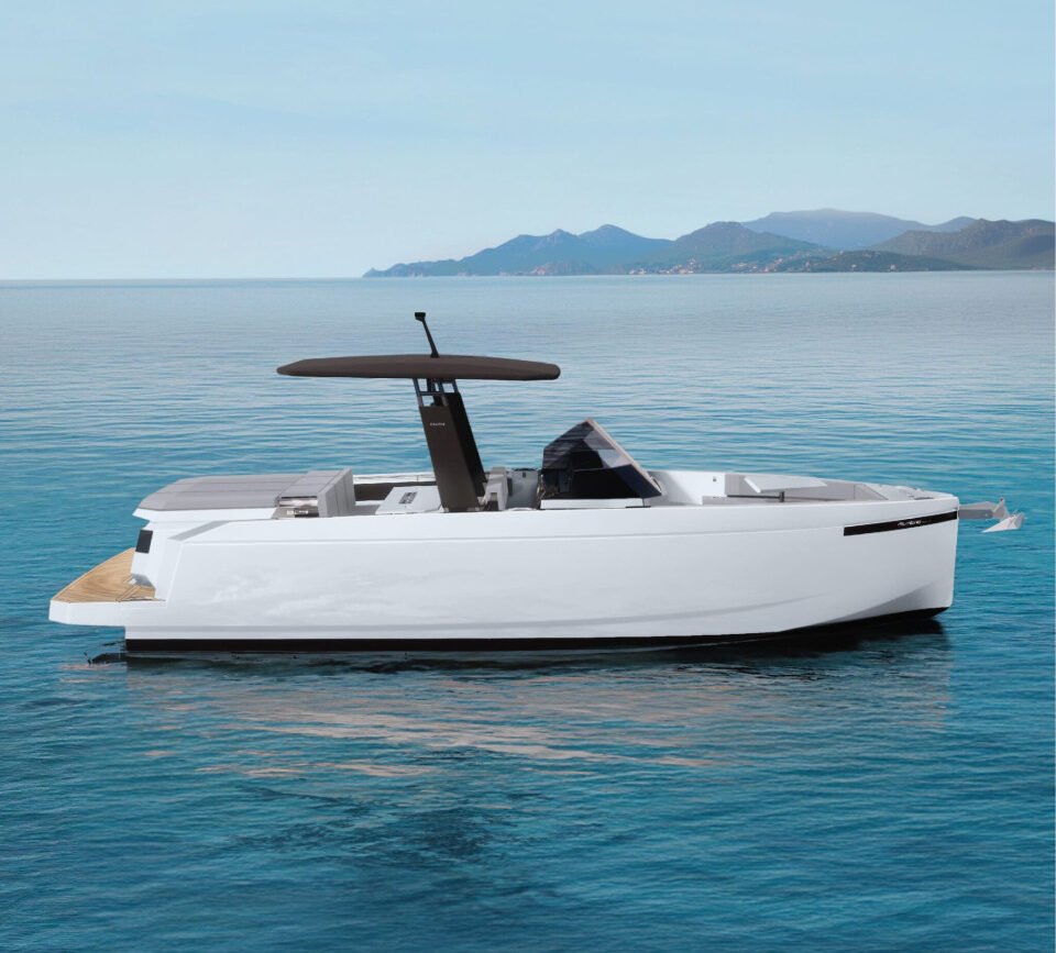 From Antonio Yachts D29