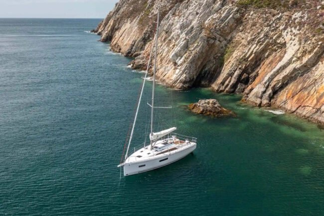 Oceanis 37.1 – STOCK